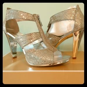 Michael Kors Berkley T-Strap sandals